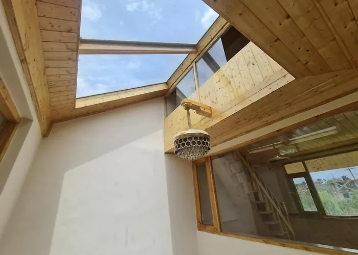 Skyview Cottages Manali